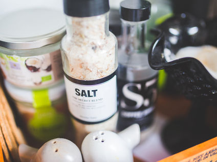 Aprenda a controlar o sódio na sua alimentação