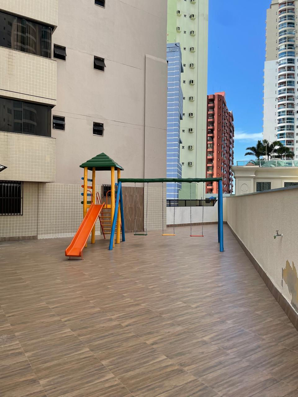 Miniatura: Apartamento em BC com quase 100 m² de área privativa e a poucos metros do mar.