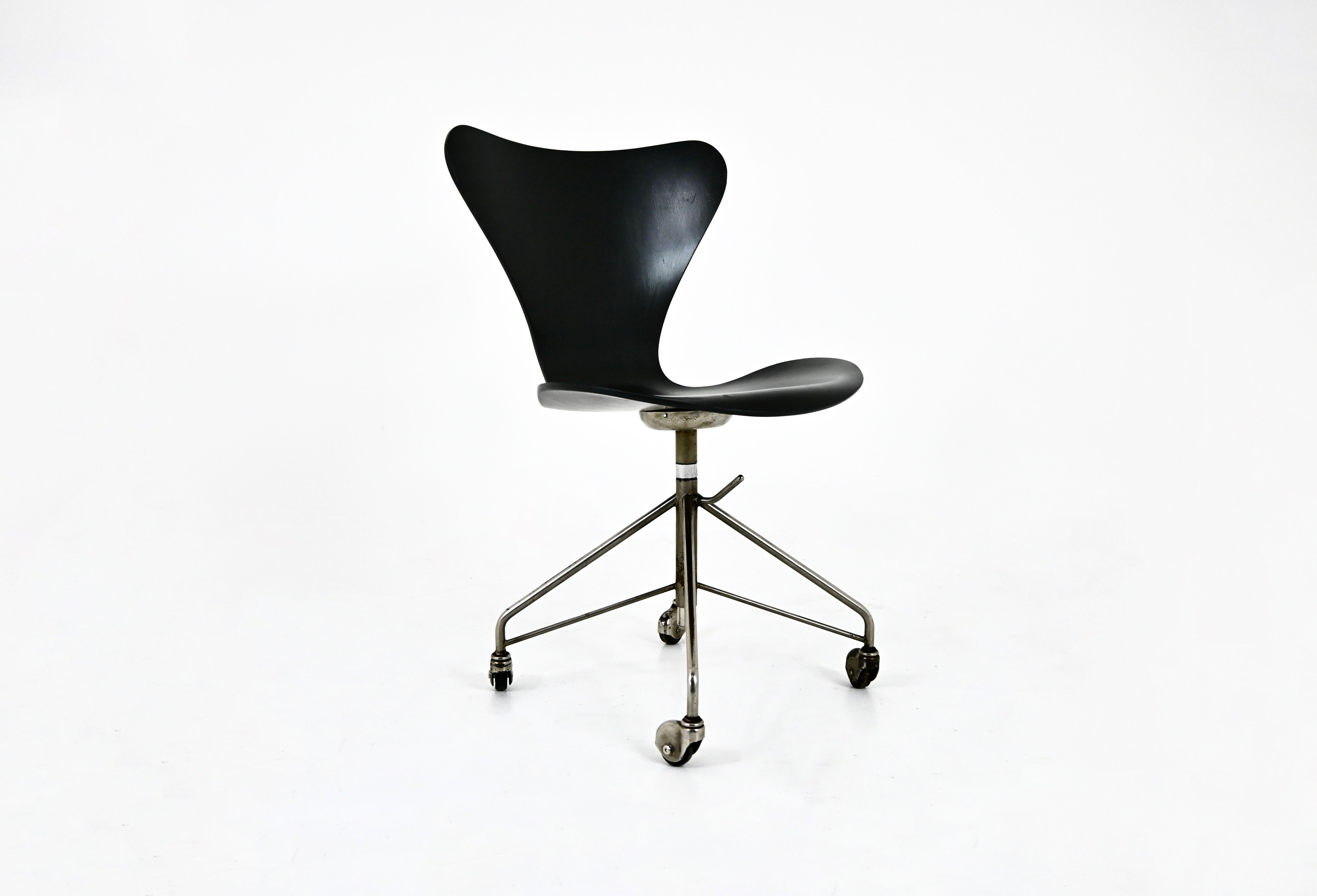 Model 3217 Chair by Arne Jacobsen for Fritz Hansen, 1960s