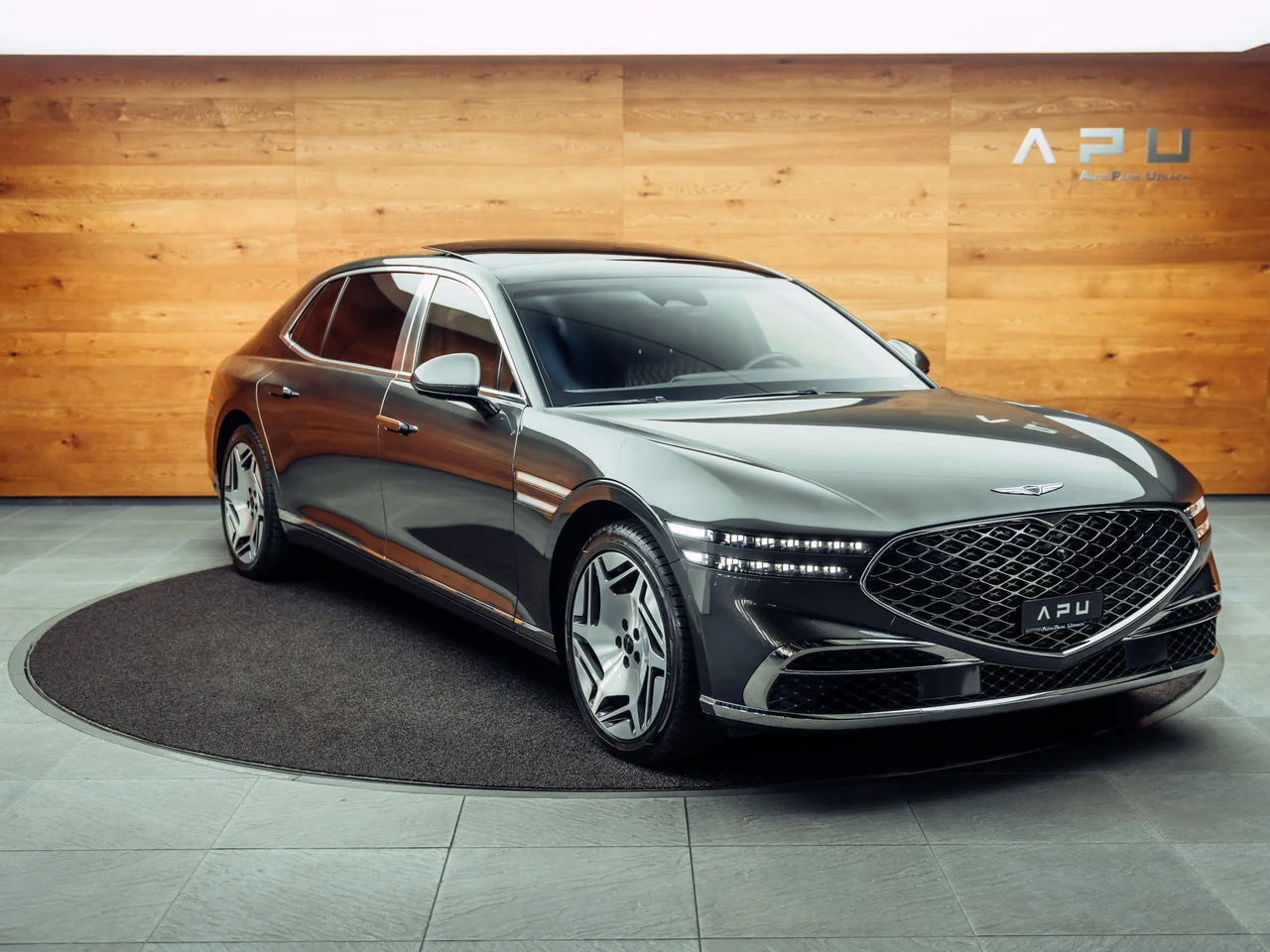 G90 Luxury Plus LWB AWD