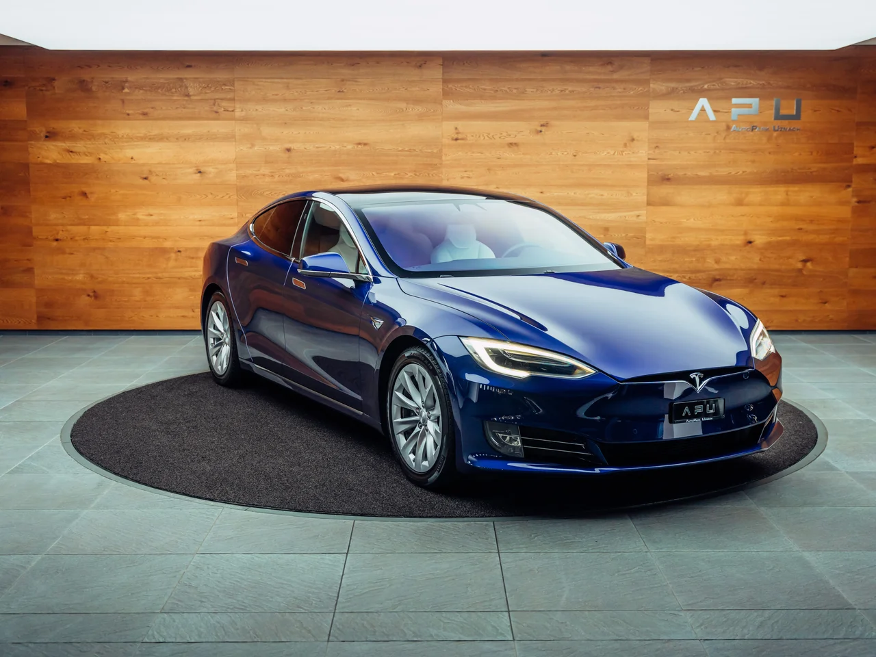 Model S 75 Business Economy