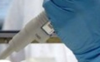 Detection of pathogens using nanoparticles