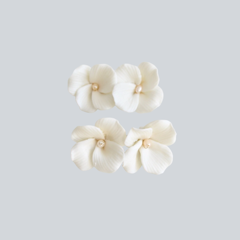 Thumbnail: wedding hairpins
