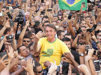 PF: Bolsonaro é alvo de operação e tem 24 horas para entregar passaporte