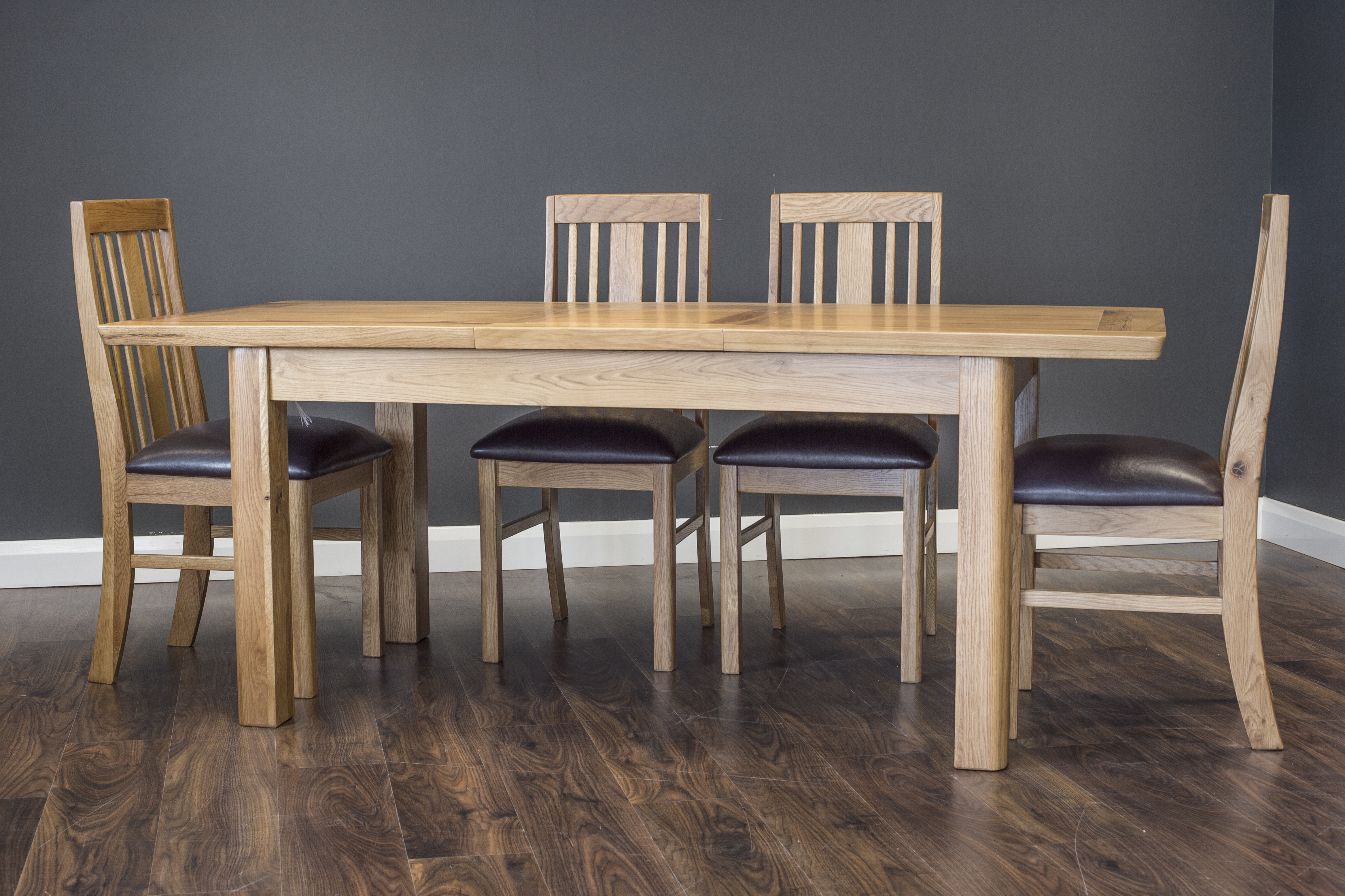 Manhattan Dining Set