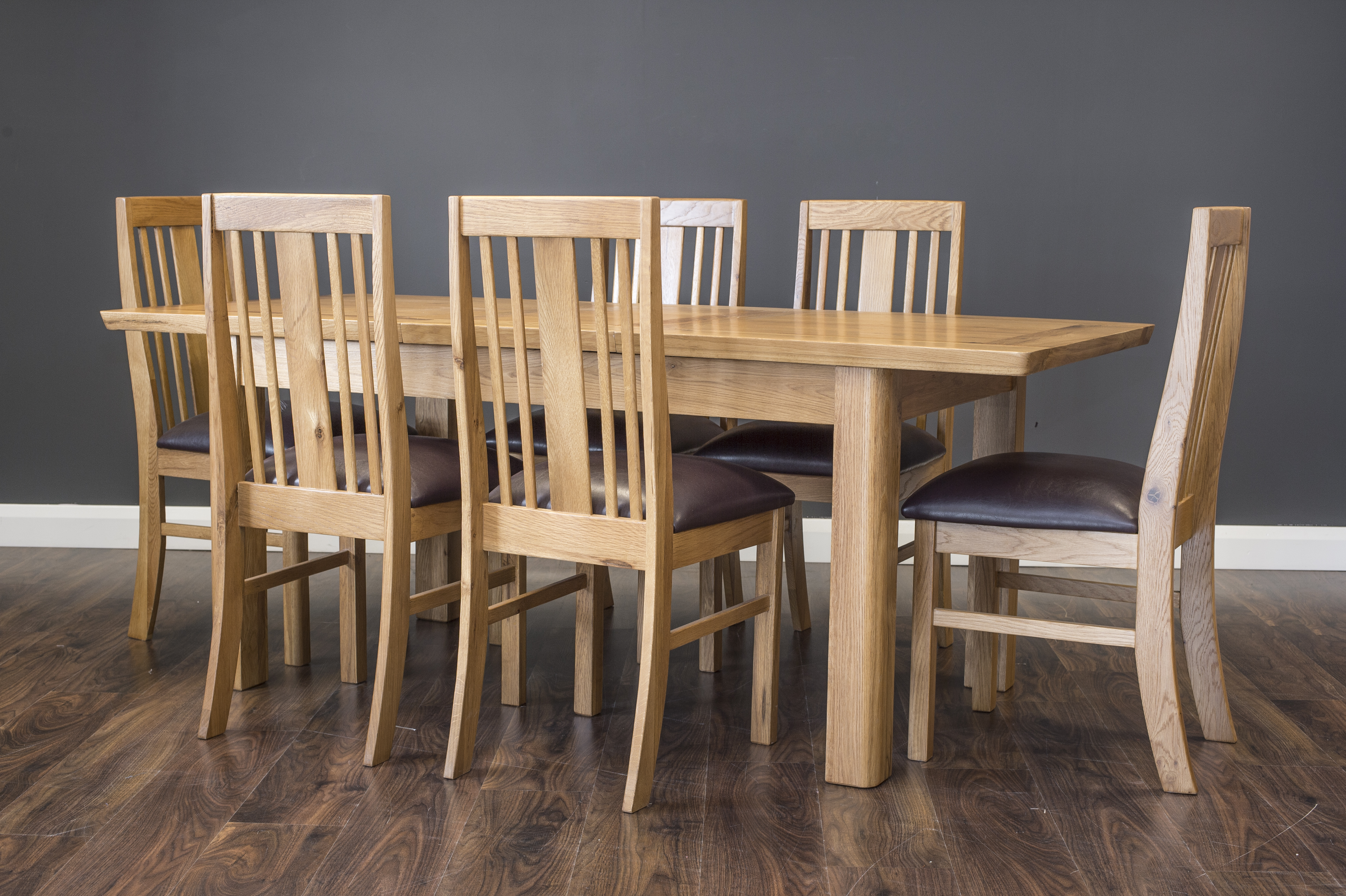 Manhattan Dining Set