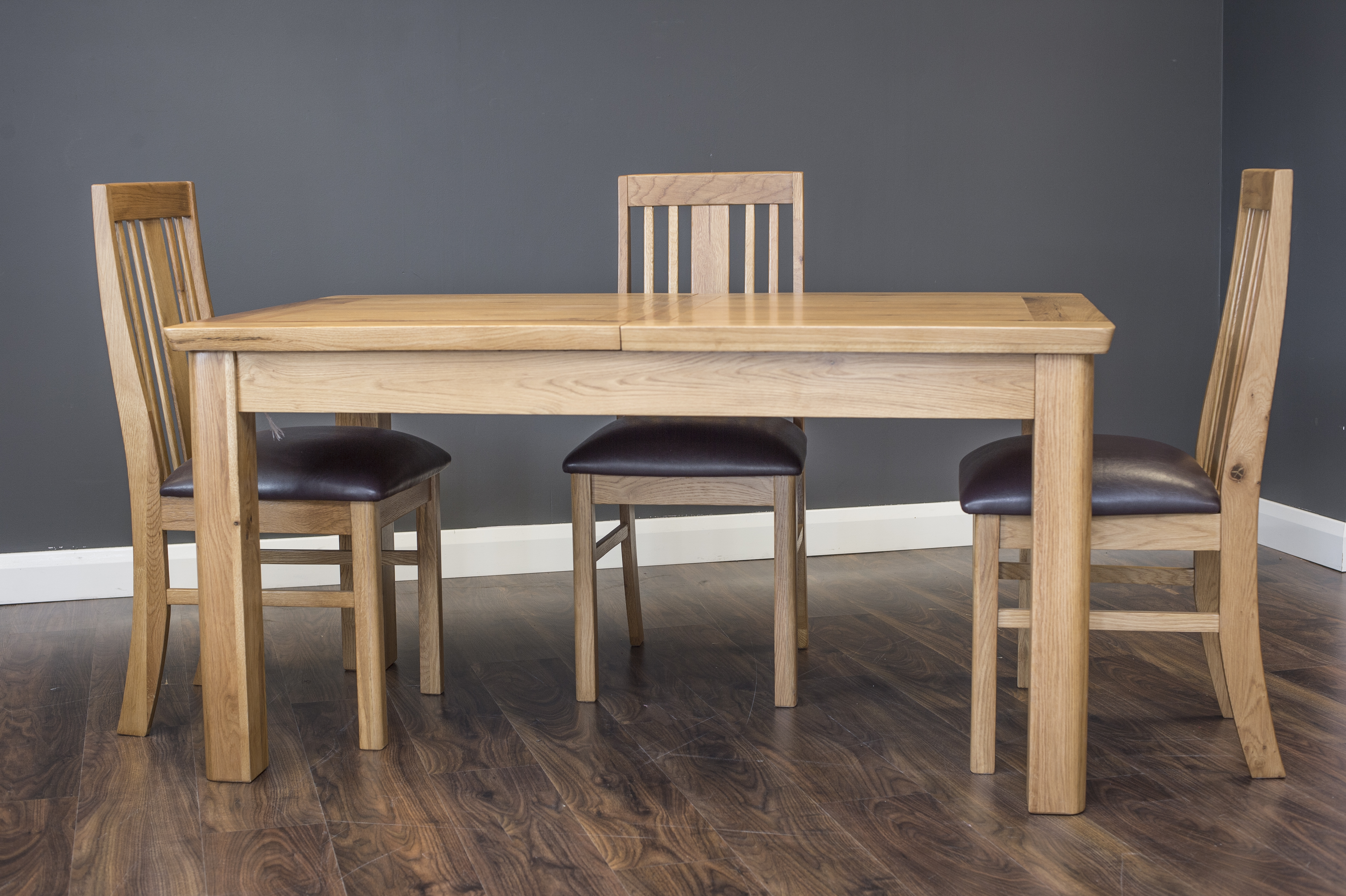 Manhattan Dining Set