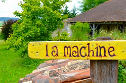 La Machine, lieur de spectacles, rencontres, échanges et résidences culturelles et artistiques.
