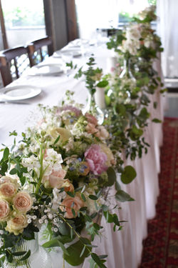 pastelna dekoracija mladenackog stola