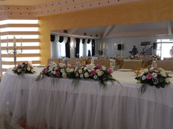 dekoracija mladenačkog stola