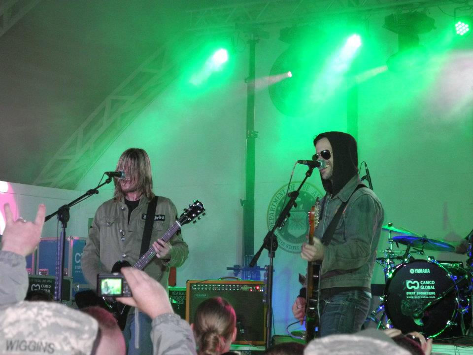 432009_10151378155645201_1199486029_n