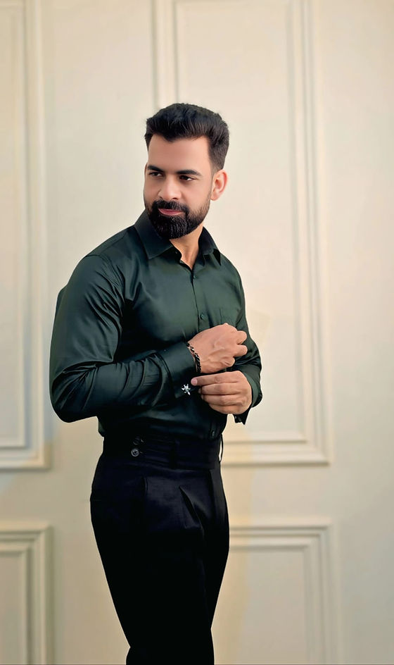 AviEvie's Men's Men's Emerald Green Formal Shirt with French Cuffs | Avievie AviEvie's Men's Men's Emerald Green Formal Shirt with French Cuffs | Avievie