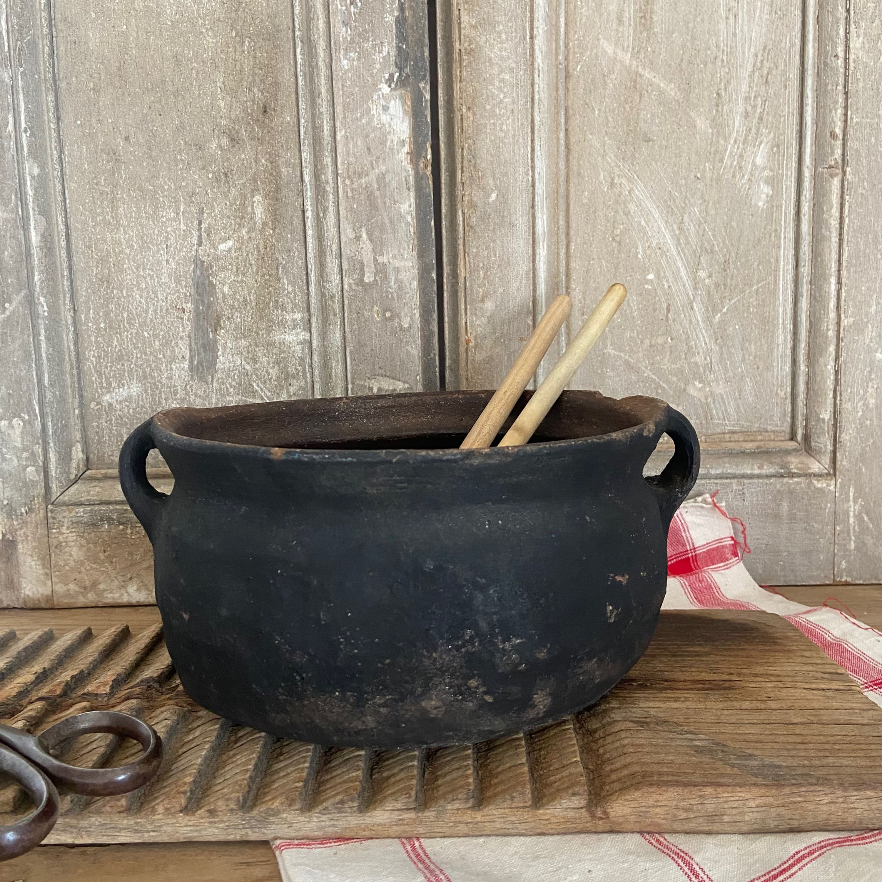 Small Black Clay Vintage Cookpot Bowl
