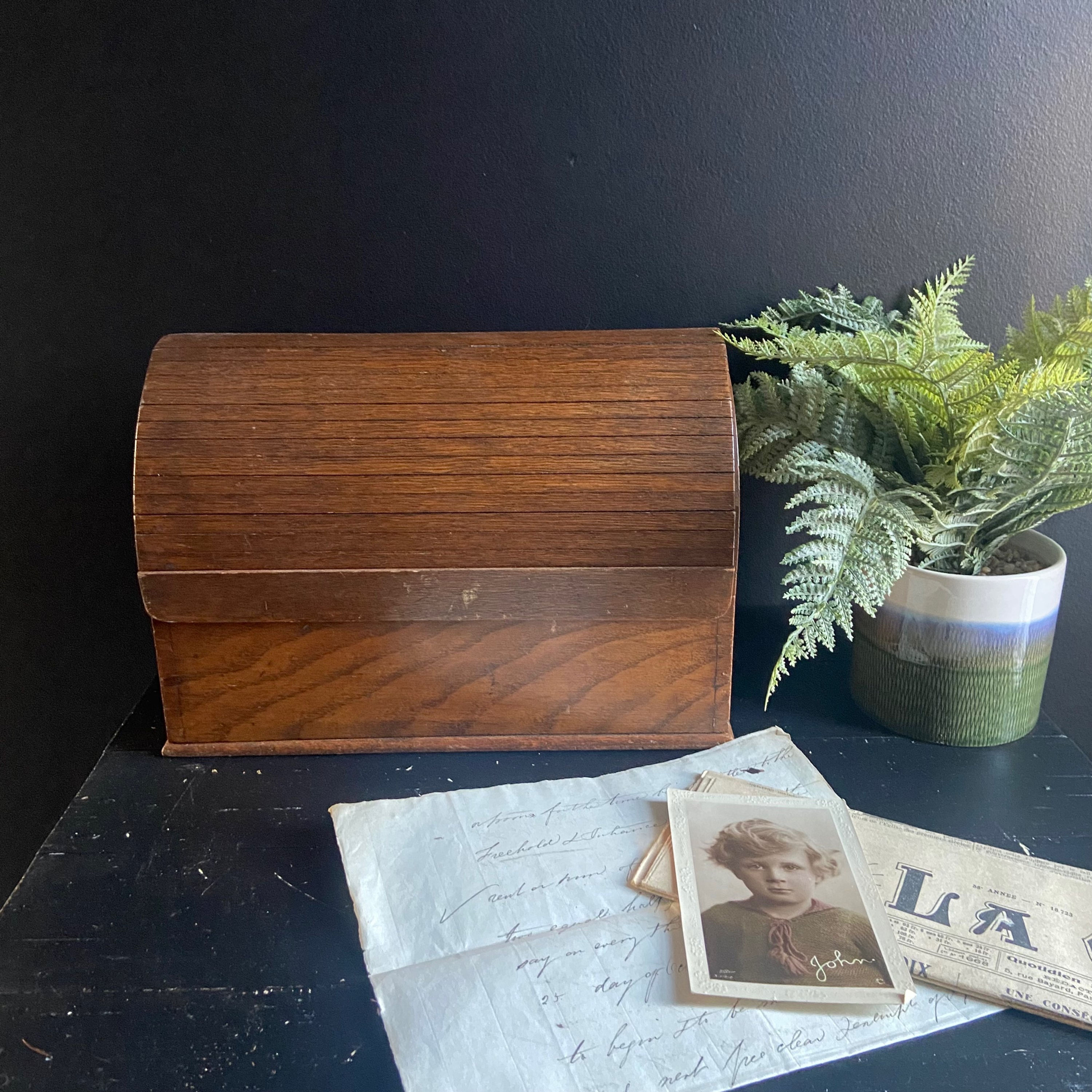 A Neat Vintage Desk Tidy 