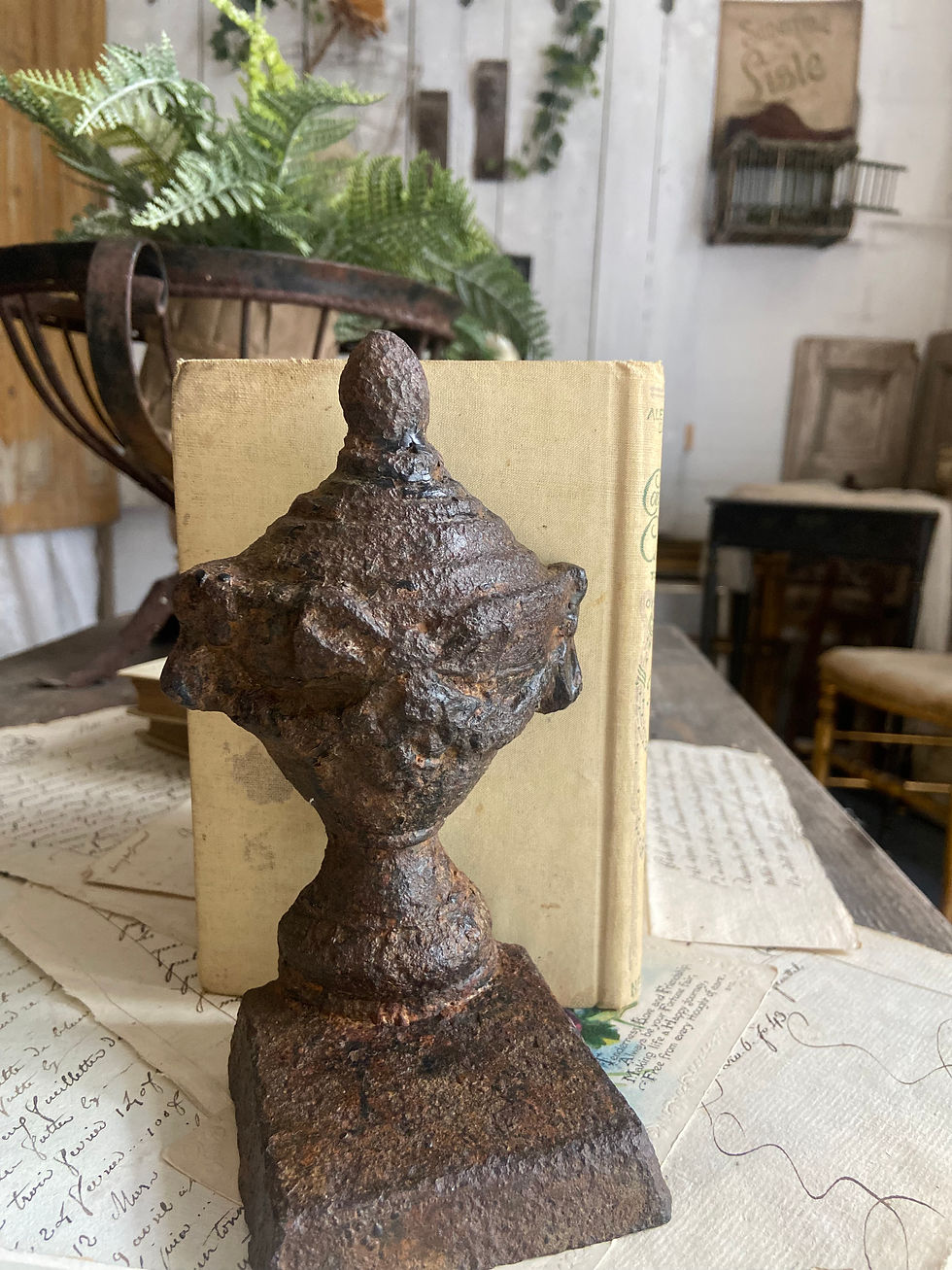Thumbnail: Pair of Stunning Rustic Cast Iron Bookends 