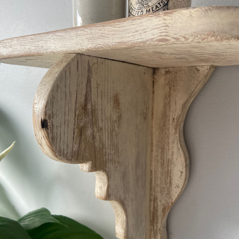 Thumbnail: Painted Corbel Shelf