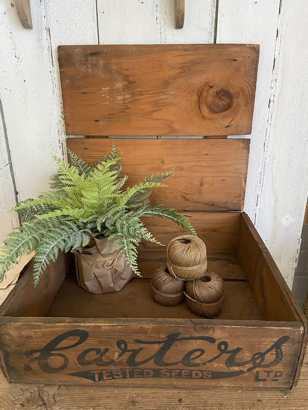 Thumbnail: Large Vintage Carters Seeds Delivery Crate with Lid