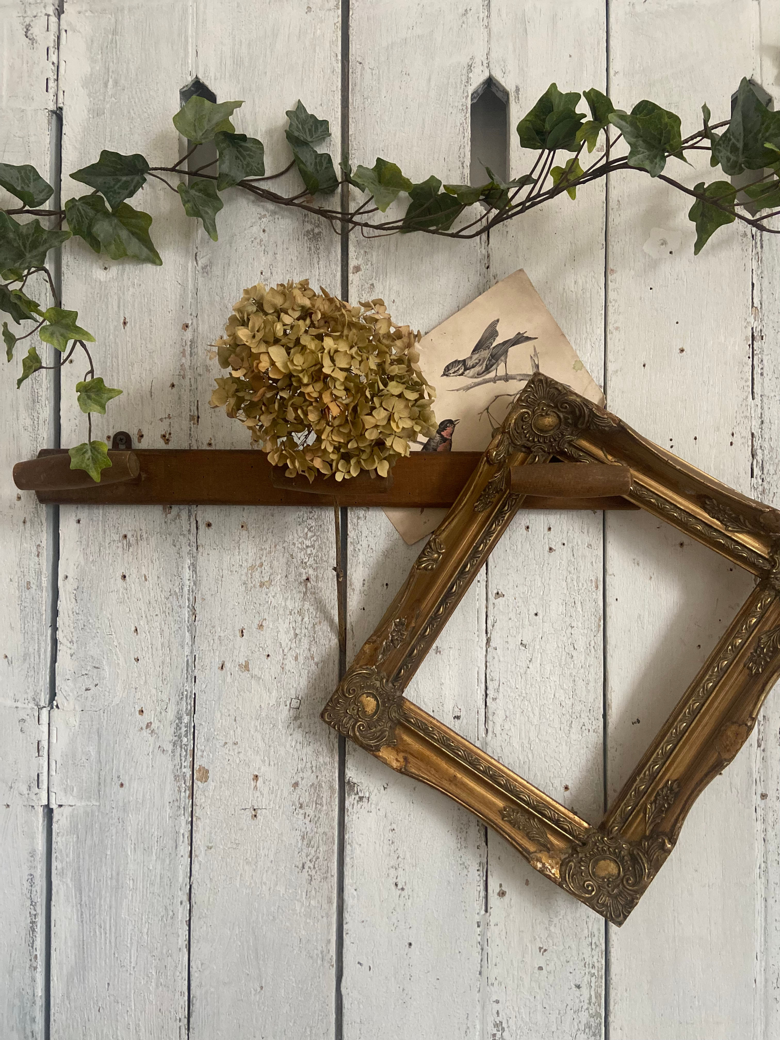 Unusual Wooden Triple French Pegs/Hooks