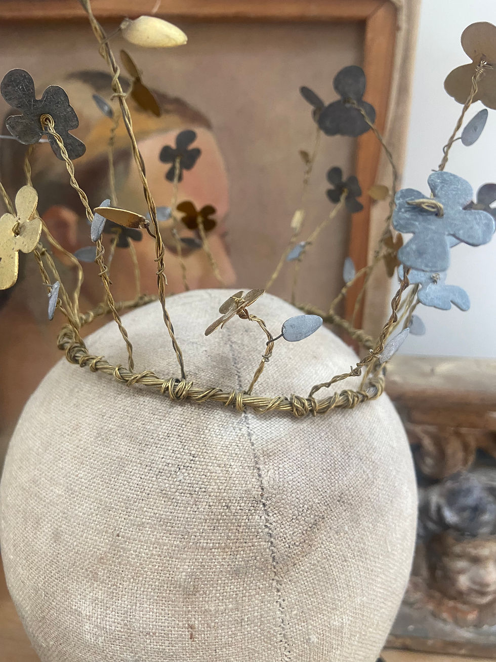 Thumbnail: Gorgeous Antique Wig Stand Inc. Crown