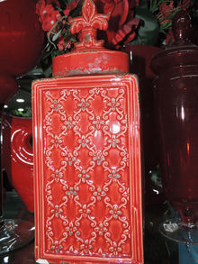 As garrafas decorativas, são itens essenciais a sua decoração, a Real Decor pensou nisso e lhes trou