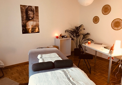 DOUDEHA Massages : Bien-être - détente / Dos, nuque, épaules / Thérapeutique / Ventouses / Lemniskate / Soins énergétiques REIKI / Aromathérapie Bulle / Blonay