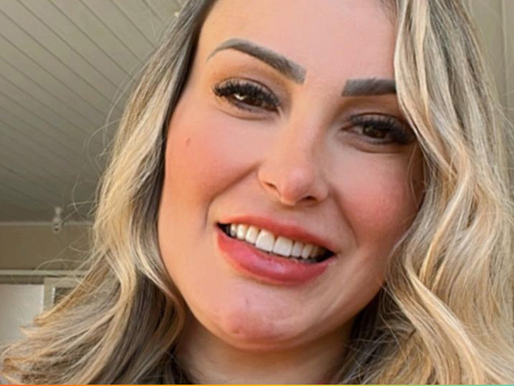 Andressa Urach mostra brinquedo se&ual para a mãe e leva bronca.