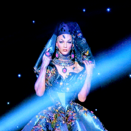 violet-chachki-final.gif