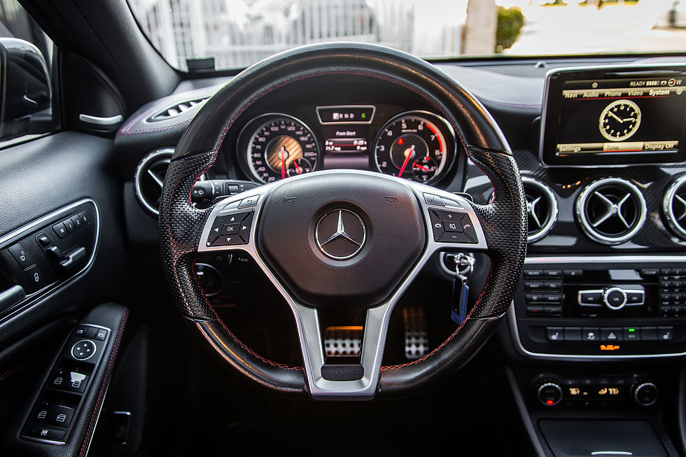 縮圖：2015 Mercedes-Benz GLA-Class GLA AMG 45 4MATIC