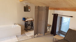Baignoire/toilette dans la chambre