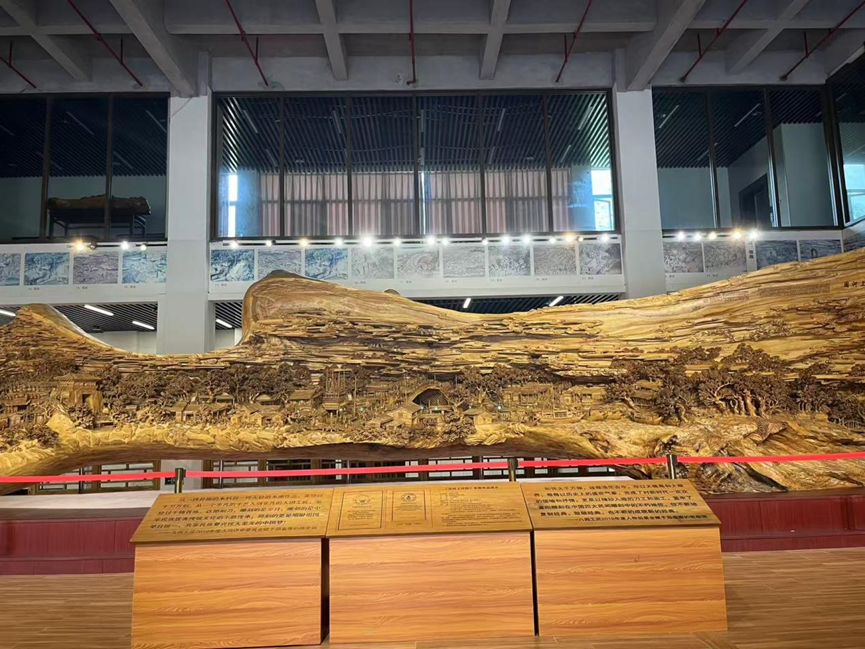 百米长卷：木雕《京杭大运河》展现时代新篇