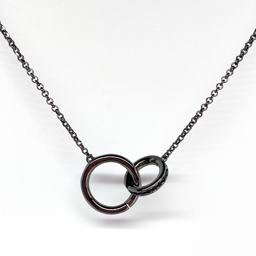 Thumbnail: Interlocking Necklace
