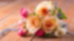 Bouquet-roses-pink-and-white-flowers_384