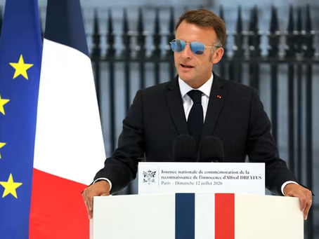 Emmanuel Macron rend hommage à Alfred Dreyfus et appelle à renforcer la lutte contre l'antisémitisme