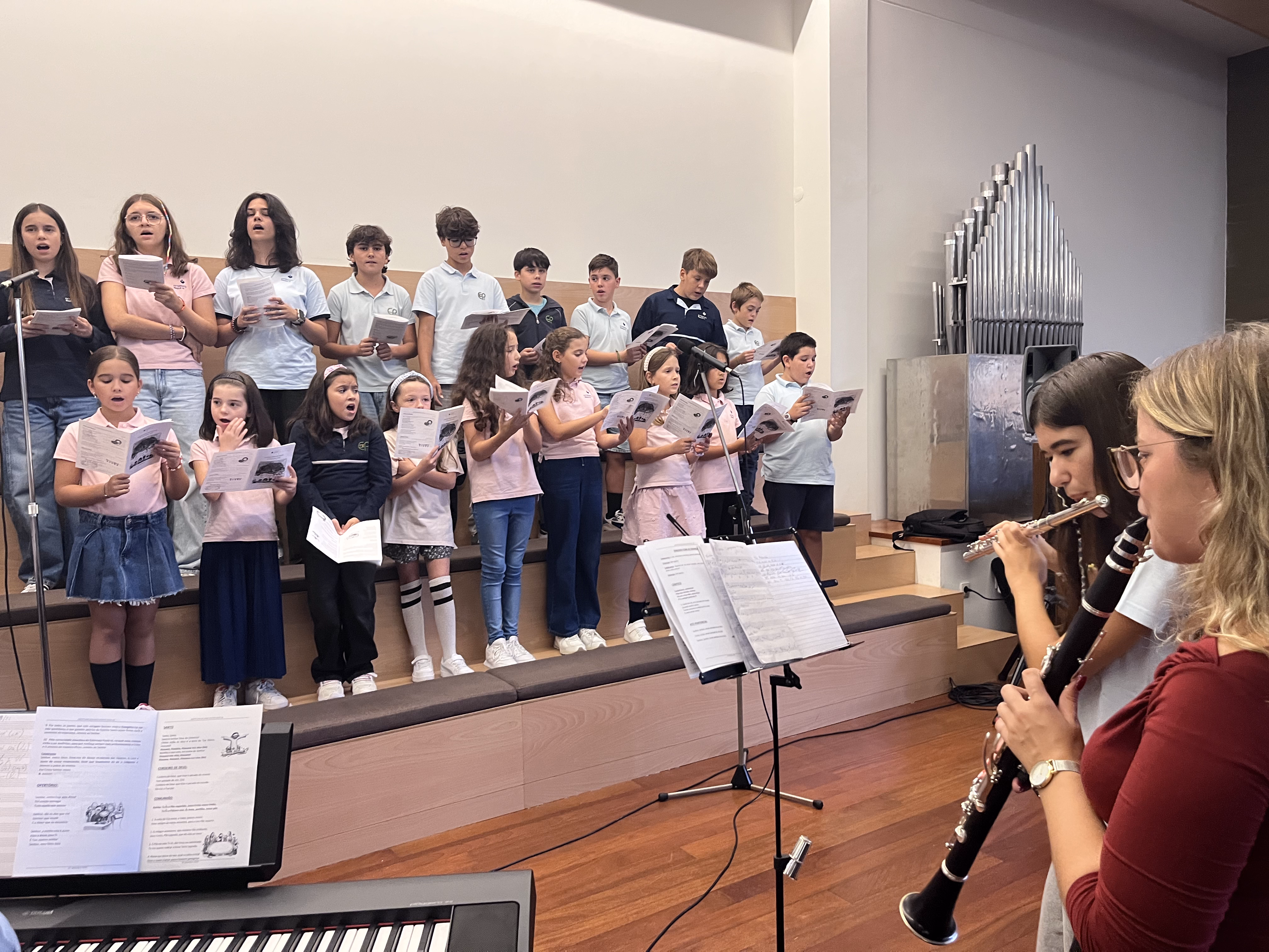 Coro do Externato Paulo VI anima a Eucaristia de Abertura Solene do Ano Letivo 2025/26