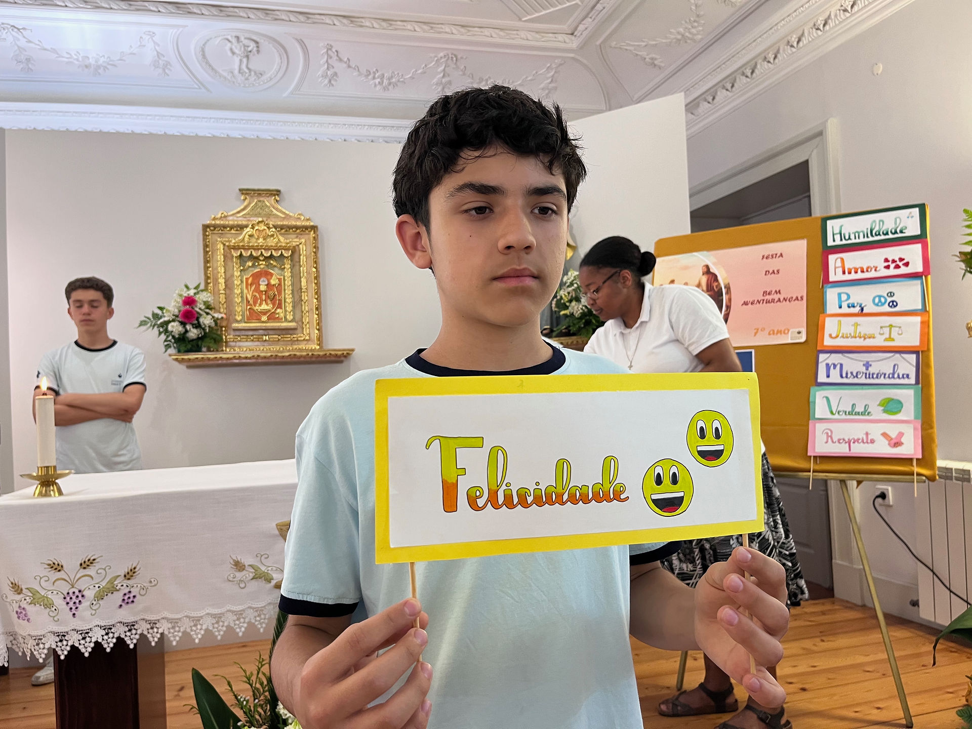 Placa com o valor Felicidade das bem aventuranças 