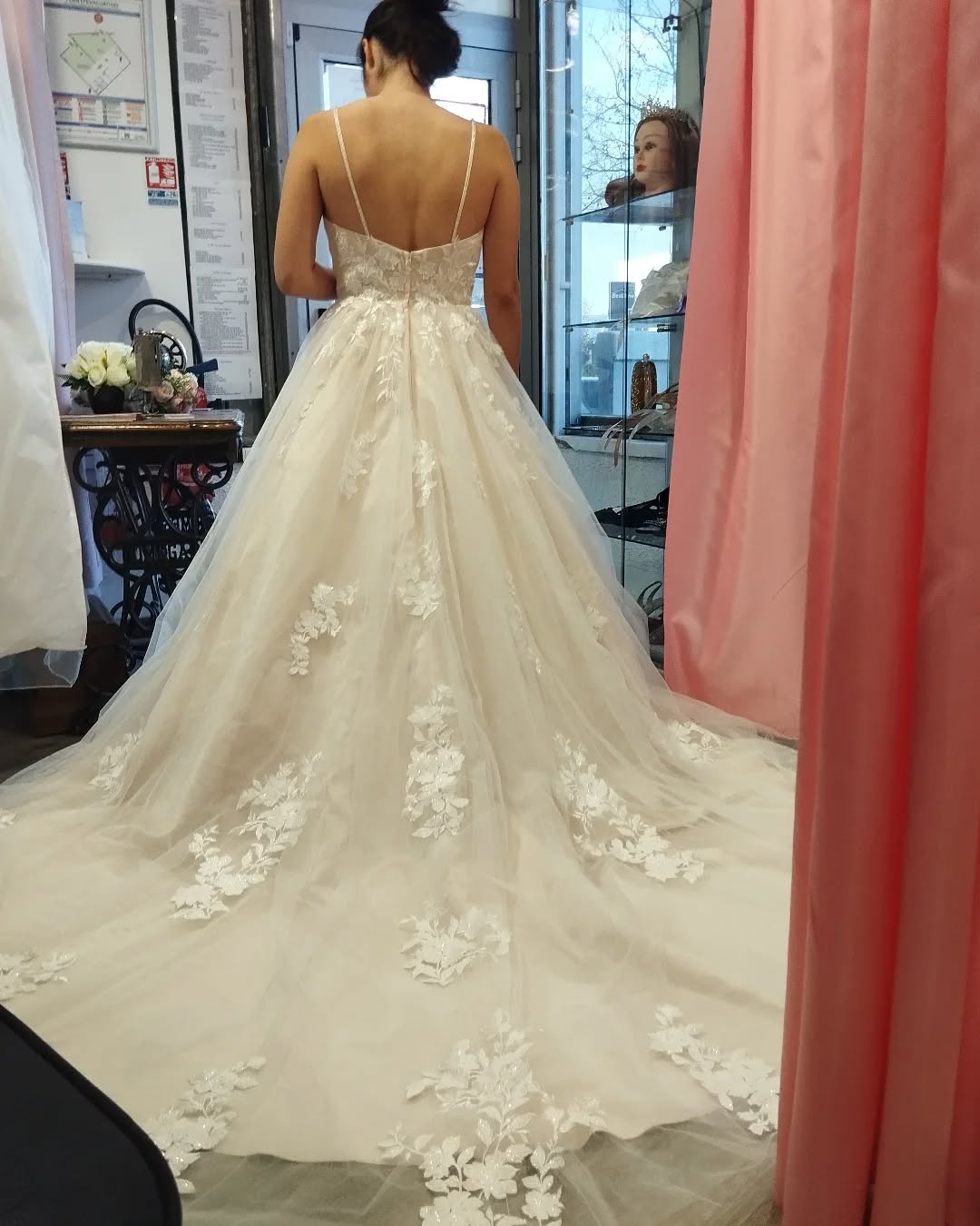 Essayage et conseil robe de mariée chez Maryline Devaux Fréjus