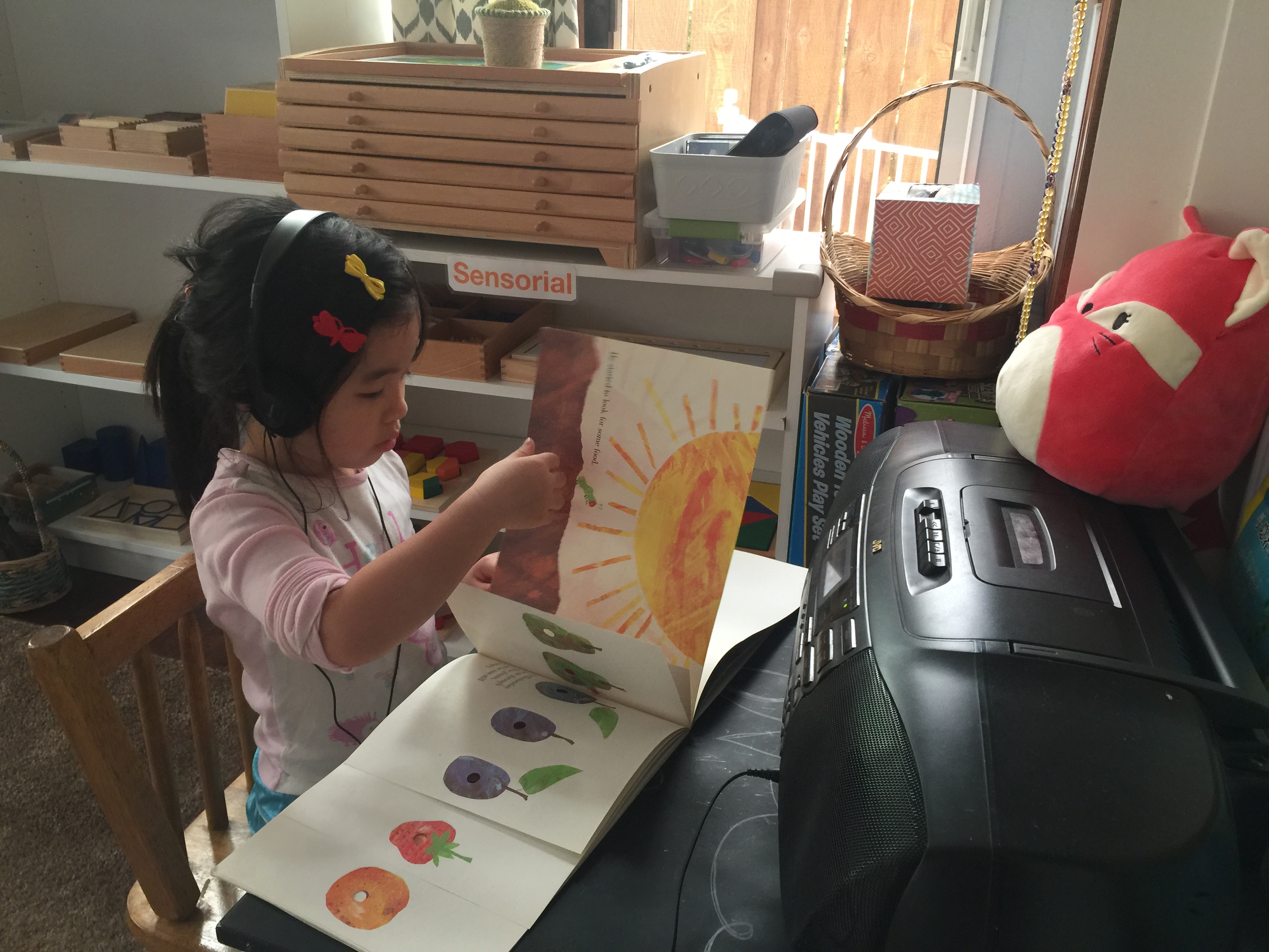 Music/Story Station