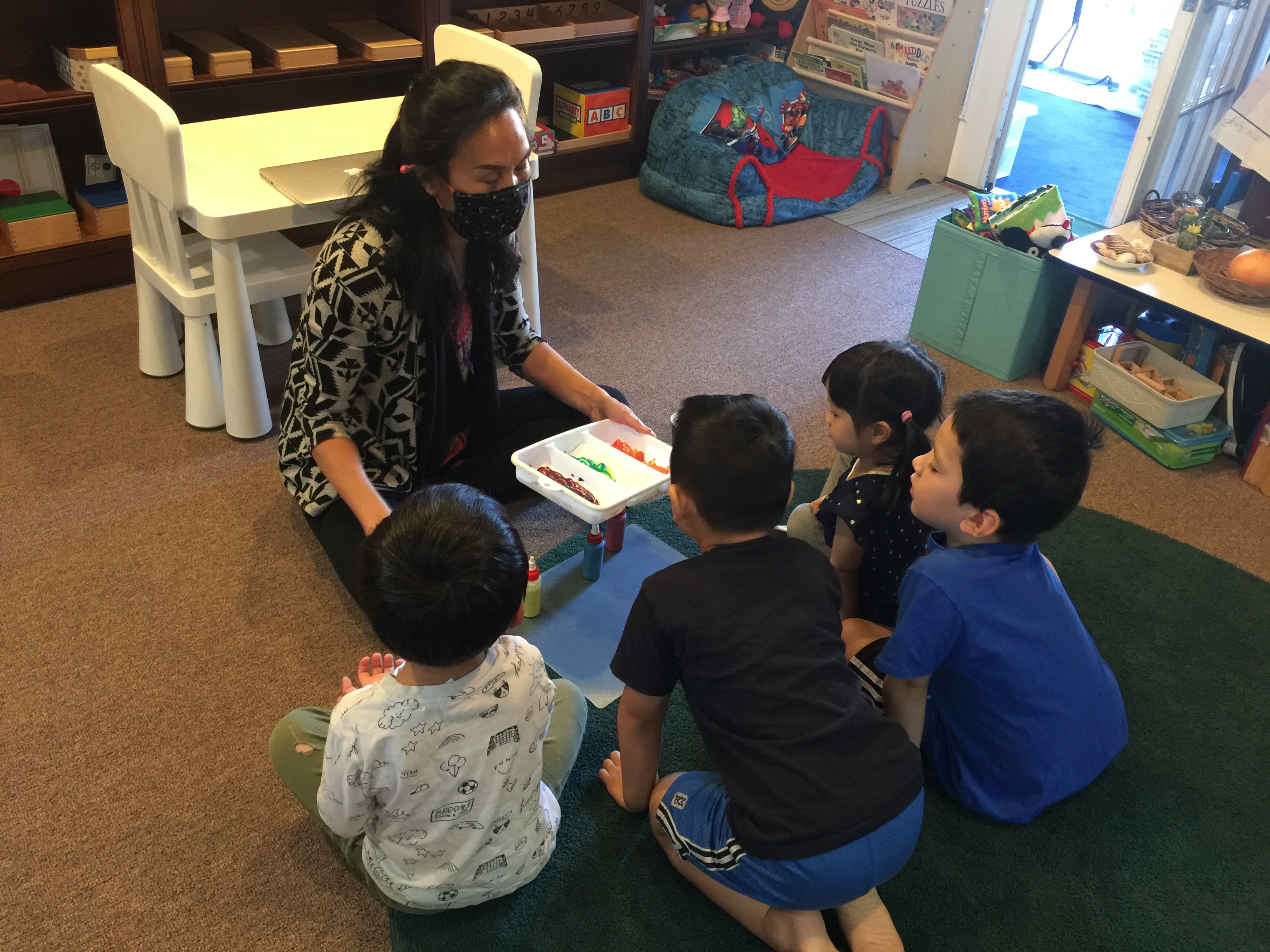 Chinese lesson-mixing colors