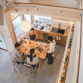 土間サロンにキッチンを