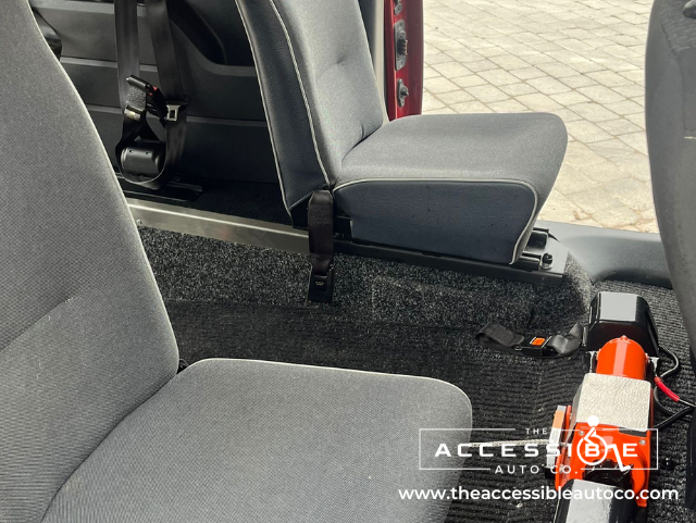 Thumbnail: 2019 - VW Caddy Maxi Life 2.0 C20 TDI - 4 Seater - WAV