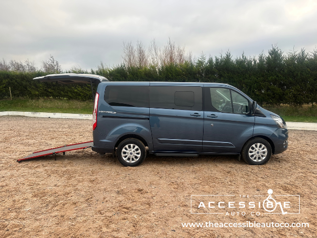 Thumbnail: 2018 - Ford Tourneo Custom 320 Titanium Independence - 5 Seater - WAV