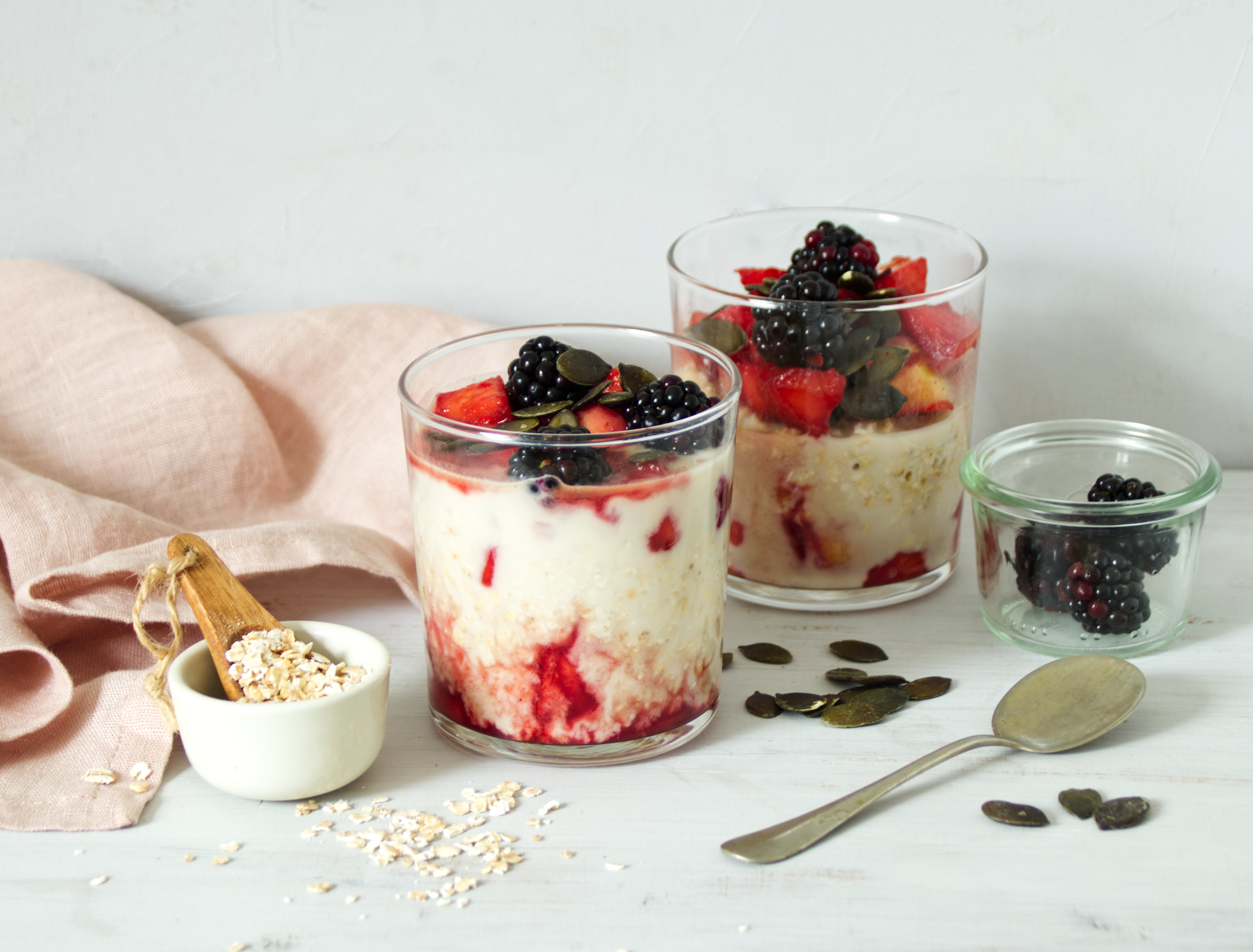 Overnight Oats mit Apfel-Brombeer-Kompott