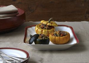 Rezept: Mit Linsen und Buchweizen gefüllte Kürbisse