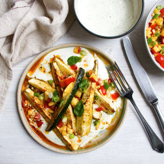 Gebackene Zucchini mit Nektarinensalsa und Fetacreme