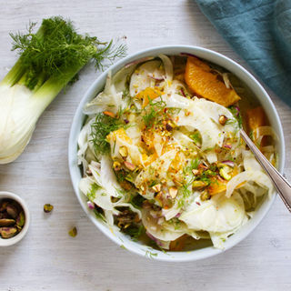 Fenchel-Orangen-Salat mit Pistazienkernen