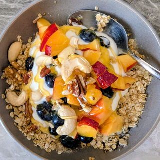 Haferflocken-Frühstück mit Obst