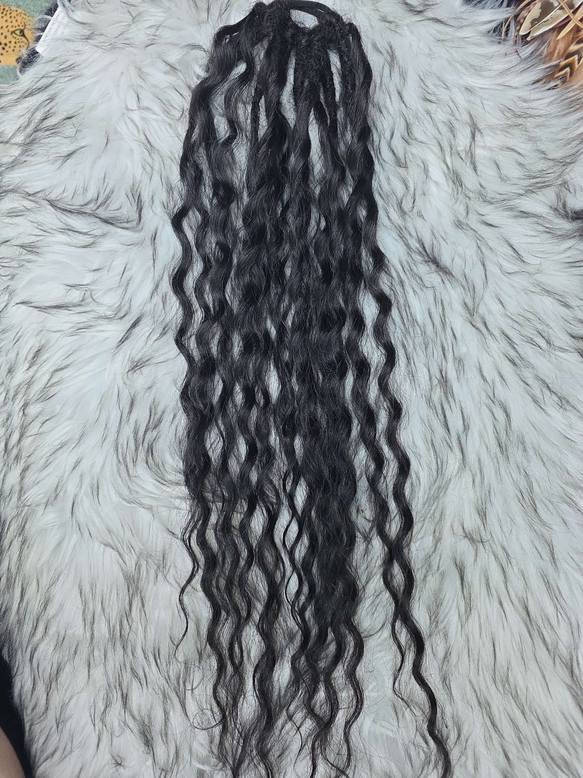 Curly Hair am Haargummi Schwarz