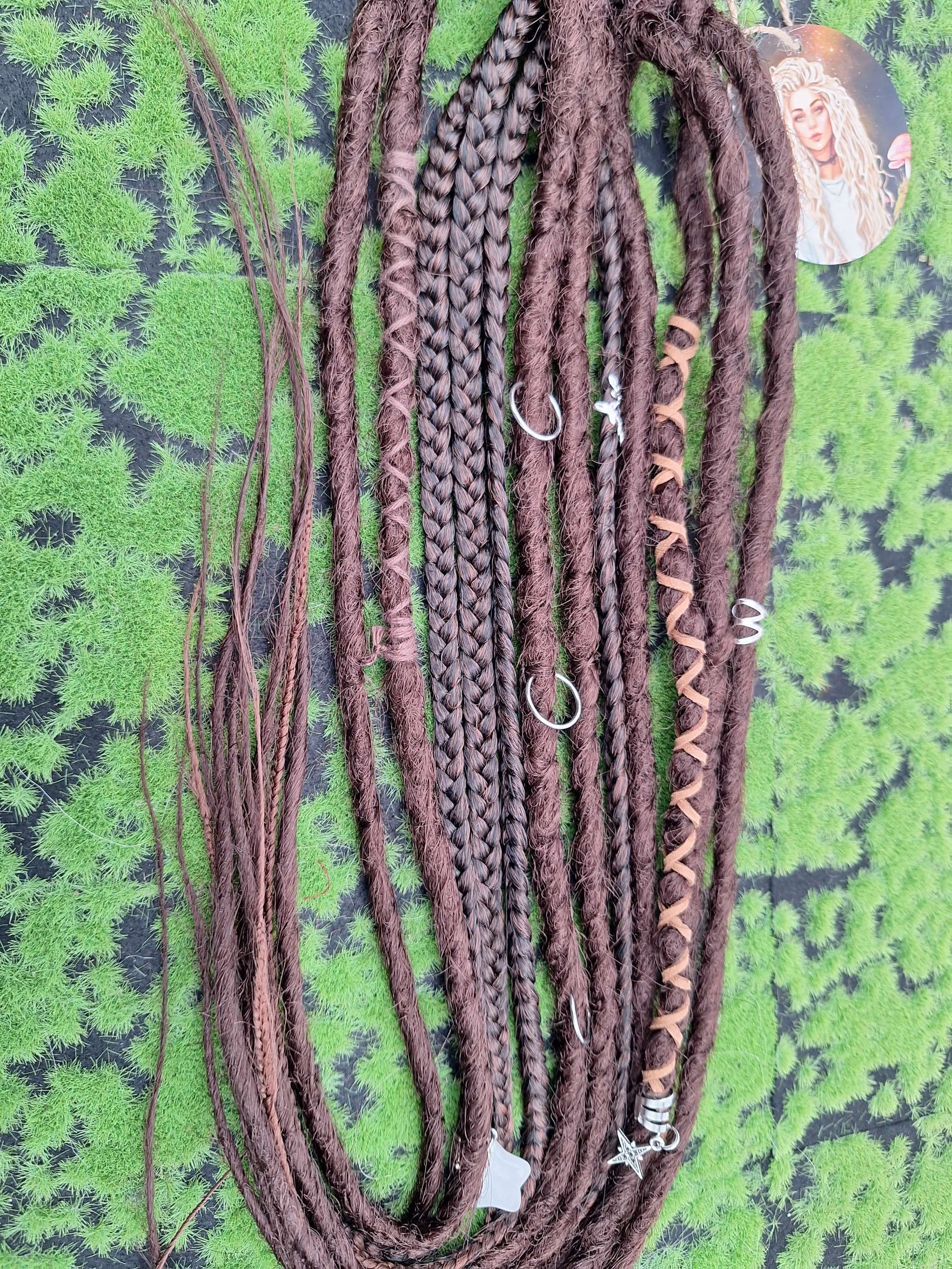 Dread Set am Haargummi Braun-rot