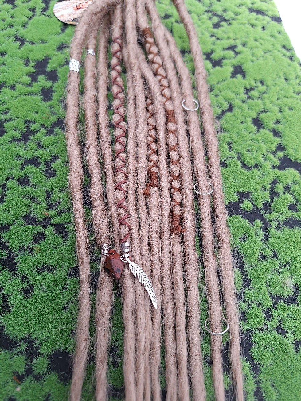 Miniaturbild: Dread Set am Haargummi Aschbraun 