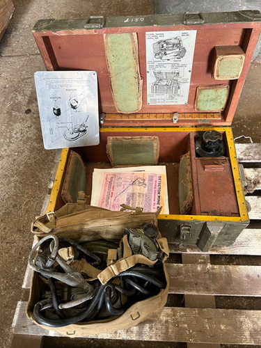 米軍　実物　SIGNAL SMOKE CASE ②送料無料 Original U.S. WWII 1944 Dated SCR 625-C Mine Detector